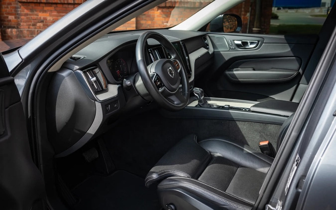 Volvo XC 60 cena 172000 przebieg: 79000, rok produkcji 2021 z Pruszków małe 667